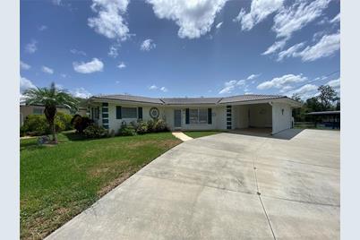 13220 Country Club Drive, Tavares, FL 32778 - Photo 1