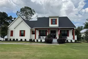 121 N Summit Ave, Lake Helen, FL 32744 - Photo 1