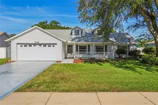 508 Woodview Dr, Tavares, FL 32778 - Photo 1