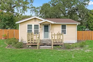 821 Powell St, Wildwood, FL 34785 - Photo 1