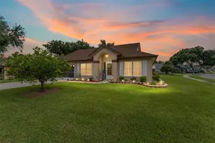 2121 Vindale Rd, Tavares, FL 32778 - Photo 1