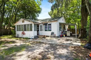 428 Hall St, Wildwood, FL 34785 - Photo 1