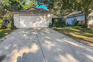 704 Kenmoore Ct, Eustis, FL 32726 - Photo 1