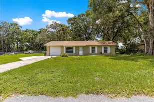 998 Hibiscus St, Lady Lake, FL 32159 - Photo 1