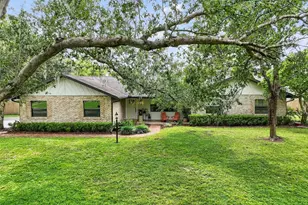 2412 Briarwood Ln, Eustis, FL 32726 - Photo 1