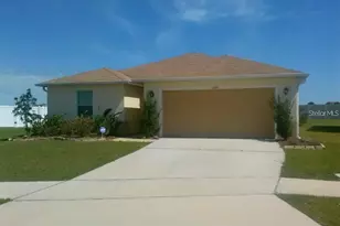 1640 Strathmore Cir, Mount Dora, FL 32757 - Photo 1