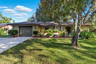 5658 W Pine Cir, Crystal River, FL 34429 - Photo 1