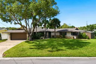 1611 Canal Ct, Tavares, FL 32778 - Photo 1