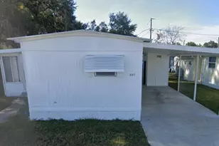 927 Village Dr, Wildwood, FL 34785 - Photo 1