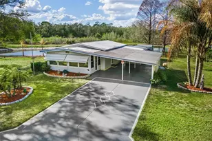304 Ivanhoe Cir, Lady Lake, FL 32159 - Photo 1