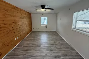 306 N Iona Ave, Fruitland Park, FL 34731 - Photo 1