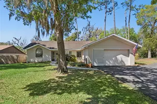 504 Co Rd 468, Fruitland Park, FL 34731 - Photo 1