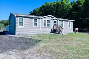 27020 Bloomfield Ave, Yalaha, FL 34797 - Photo 1