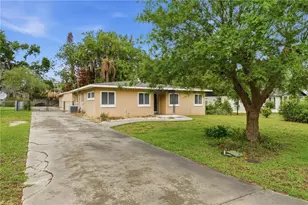 126 E Magnolia Ave, Howey in the Hills, FL 34737 - Photo 1