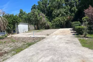 948 Cr 461, Lake Panasoffkee, FL 33538 - Photo 1