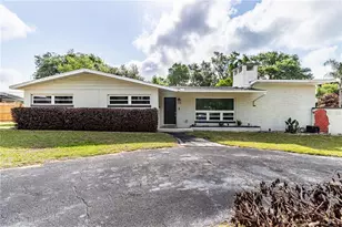 210 Donna St, Tavares, FL 32778 - Photo 1