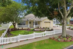1622 Laurel Way, Tavares, FL 32778 - Photo 1