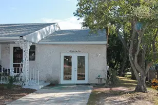 1079 W Magnolia St, Clermont, FL 34711 - Photo 1