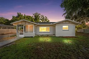 610 W Maud St, Tavares, FL 32778 - Photo 1