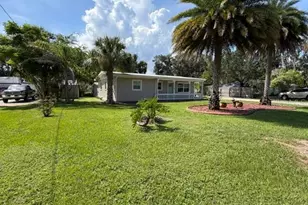 451 NW 14th Pl, Crystal River, FL 34428 - Photo 1