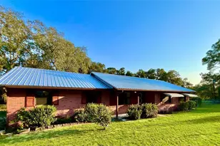 137 Oak Cir, Interlachen, FL 32148 - Photo 1