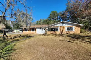 310 NE 7th Ave, Chiefland, FL 32626 - Photo 1