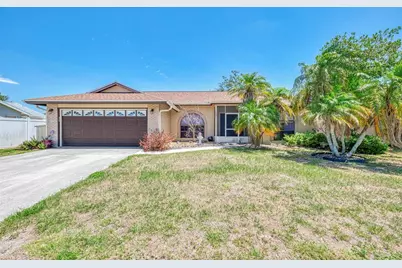 7805 38th Court E, Sarasota, FL 34243 - Photo 1