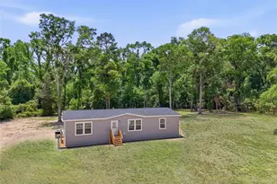 672 SW Newark Dr, Fort White, FL 32038 - Photo 1