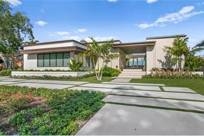 323 Cordova Boulevard NE, Saint Petersburg, FL 33704 - Photo 1
