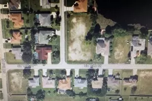 307 SE 13th St, Cape Coral, FL 33990 - Photo 1