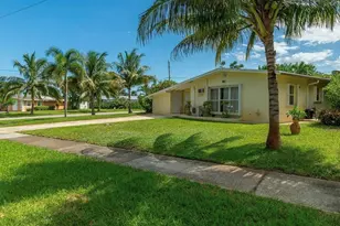 1002 W Broome St, Lantana, FL 33462 - Photo 1