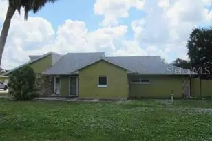 1204 110th St E, Bradenton, FL 34212 - Photo 1