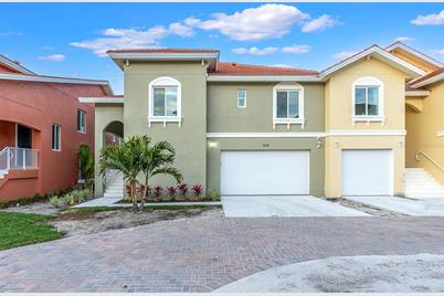 55 Bayview Court S #A, Saint Petersburg, FL 33711 - Photo 1
