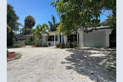 2147 Hyde Park Circle, Sarasota, FL 34239 - Photo 1