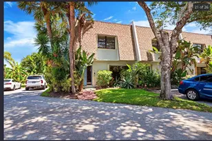 475 Canal Point N, Delray Beach, FL 33444 - Photo 1