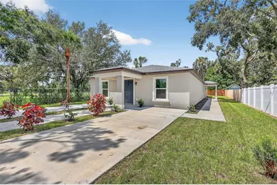 916 23rd Street E, Bradenton, FL 34208 - Photo 1