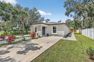 916 23rd St E, Bradenton, FL 34208 - Photo 1