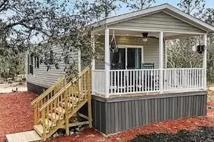 18430 SE 20 St, Morriston, FL 32668 - Photo 1