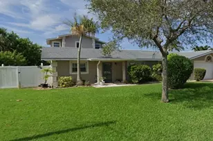 1529 Bayshore Dr, Cocoa Beach, FL 32931 - Photo 1