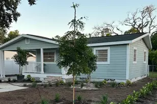 1704 54th Ave E, Bradenton, FL 34203 - Photo 1