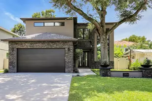 3914 W El Prado Blvd, Tampa, FL 33629 - Photo 1