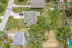 202 22nd St Ct NE, Bradenton, FL 34208 - Photo 1