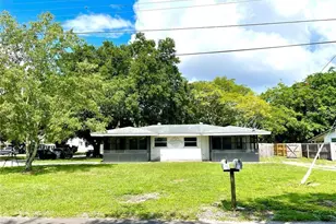 222 22nd St E, Bradenton, FL 34208 - Photo 1