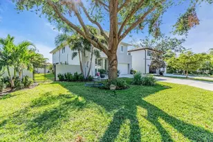 2586 Prospect St, Sarasota, FL 34239 - Photo 1
