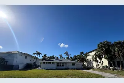 1355 Harbor Drive, Sarasota, FL 34239 - Photo 1