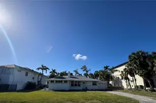 1355 Harbor Dr, Sarasota, FL 34239 - Photo 1