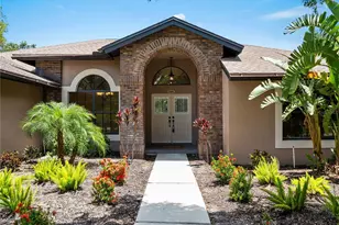 10009 Clubhouse Dr, Bradenton, FL 34202 - Photo 1