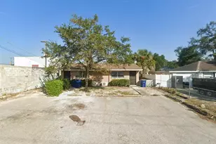 906 E 108th Ave, Tampa, FL 33612 - Photo 1