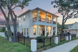 608 Grove St N, Saint Petersburg, FL 33701 - Photo 1