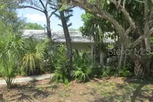 902 37th St W, Bradenton, FL 34205 - Photo 1